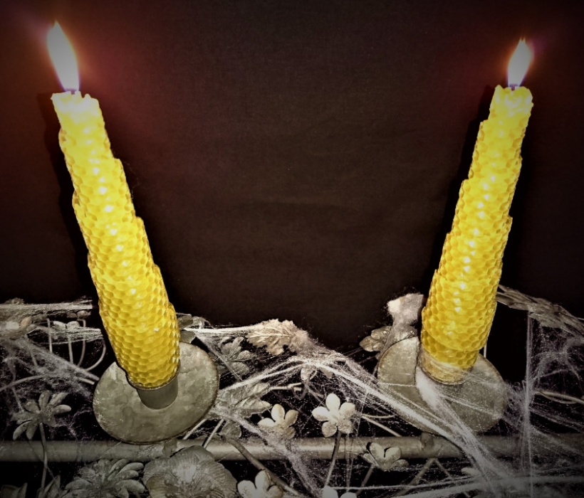 A CANDLELIT HALLOWEEN